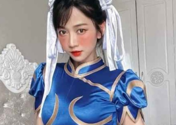 Khoe bộ cosplay Natalya, Lê Bông khiến fan xót xa