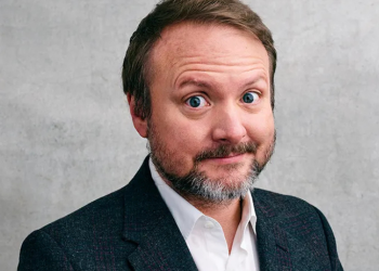 Rian Johnson muốn quay trở lại với sự gián đoạn của Star Wars vẫn chia rẽ fandom