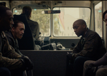 Giải thích về phần kết của bộ ba 9: Tham nhũng, phản bội và thiệt hại tài sản thế chấp xác định bộ phim kinh dị trộm cướp này như thế nào