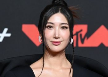 Giấc mơ của EJAE đã thành hiện thực: Ca khúc OST “GOLDEN” giành được 5 đề cử Grammy, trong đó có ‘Bài hát của năm’