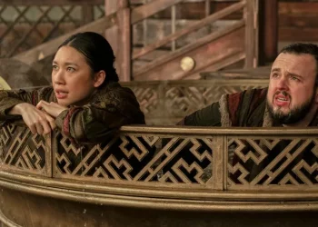 3 Vấn đề về cơ thể Phần 2, Netflix đang đưa vũ trụ sử thi của bộ ba phim vào cuộc sống như thế nào