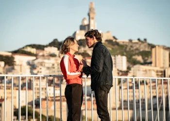 Phim kinh dị bí ẩn lấy bối cảnh Paris của Kaley Cuoco “Vanished” tung ra cái nhìn đầu tiên và ngày phát hành