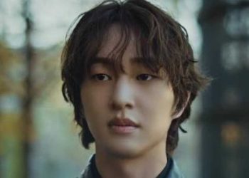 Kỷ nguyên ánh sáng mới: Onew của SHINee tiết lộ Light Stick Solo chính thức