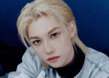 Felix của Stray Kids suy ngẫm về một năm cống hiến phi thường và hoạt động tình nguyện toàn cầu