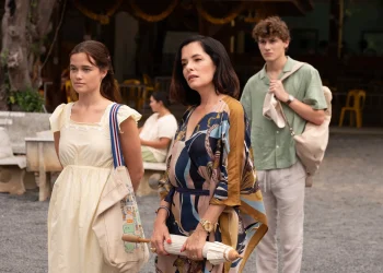 Bông sen trắng tiến vào Pháp, điều gì tiếp theo cho bộ phim châm biếm sát thủ của HBO?