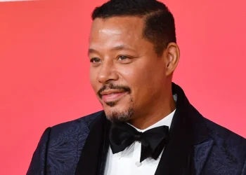Cắt giảm lương và cảm giác tổn thương: Tại sao Terrence Howard rời xa Iron Man