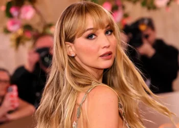 Jennifer Lawrence thả bom Katniss: Người hâm mộ Hunger Games nhận được tin tức hoành tráng về cuộc hội ngộ