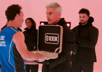 Giải thích về phần 2 của Beast Games, phần kết của tập 2: Sự hỗn loạn hối lộ 1 triệu đô la đã định hình lại các liên minh chỉ sau một đêm