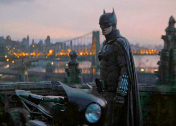 Gunn đè bẹp sự cường điệu về việc kết thúc kịch bản Batman của DCU và ra mắt vào năm 2028