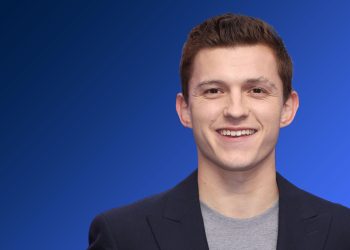 Giá trị ròng của Tom Holland năm 2026: Mạng nhện, Sức mạnh của Sober Brews Tăng vọt năm 2026
