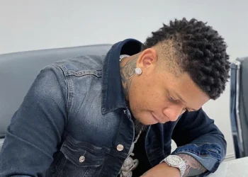 Nỗi đau buồn thô sơ của Yella Beezy xảy ra mạnh mẽ trước phiên tòa giết người