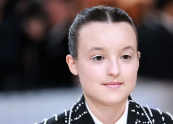 Giá trị tài sản ròng của Bella Ramsey năm 2026: Từ thần đồng Game of Thrones đến thu nhập quyền lực cuối cùng của chúng ta được tiết lộ