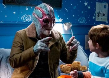 Tại sao người nước ngoài thường trú bị hủy bỏ? Vùng đất sụp đổ ngoài hành tinh kỳ quặc của Alan Tudyk