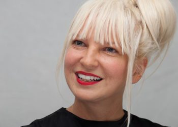 Tại sao Sia bị hủy bỏ? Phản ứng dữ dội của bệnh tự kỷ làm thất bại đạo diễn của ca sĩ